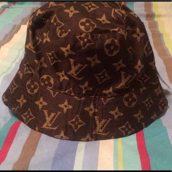 Lv Bucket Hat Brown's